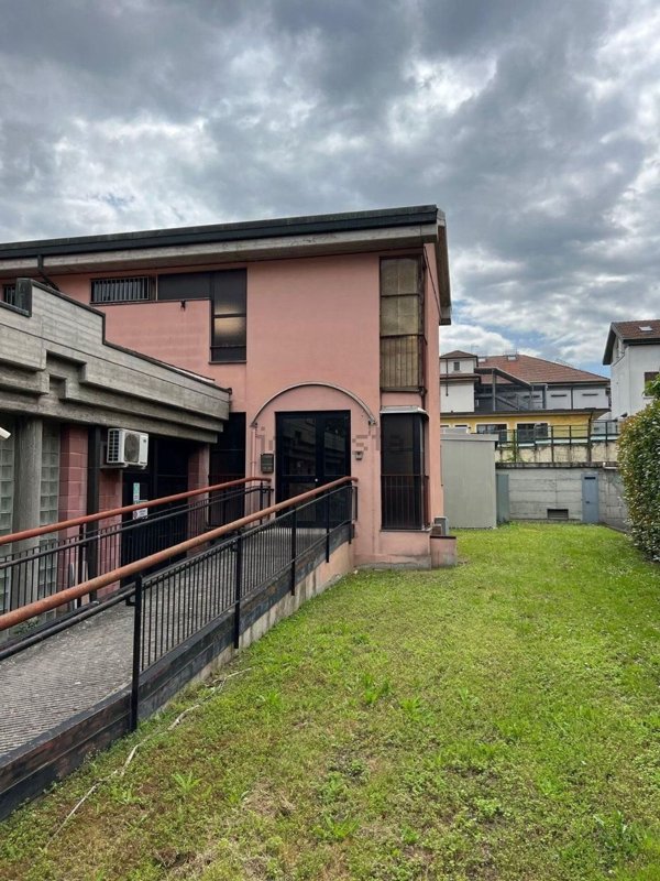 ufficio in vendita a Lodi
