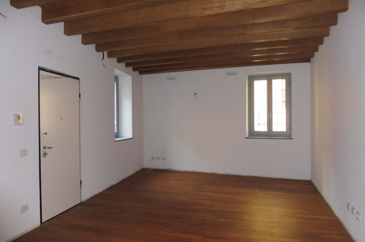 appartamento in vendita a Lodi in zona Centro Storico