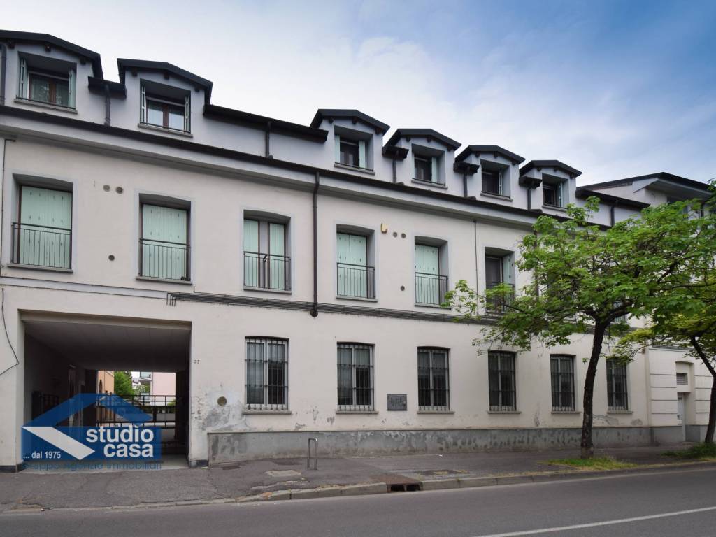 appartamento in vendita a Lodi in zona Fanfani