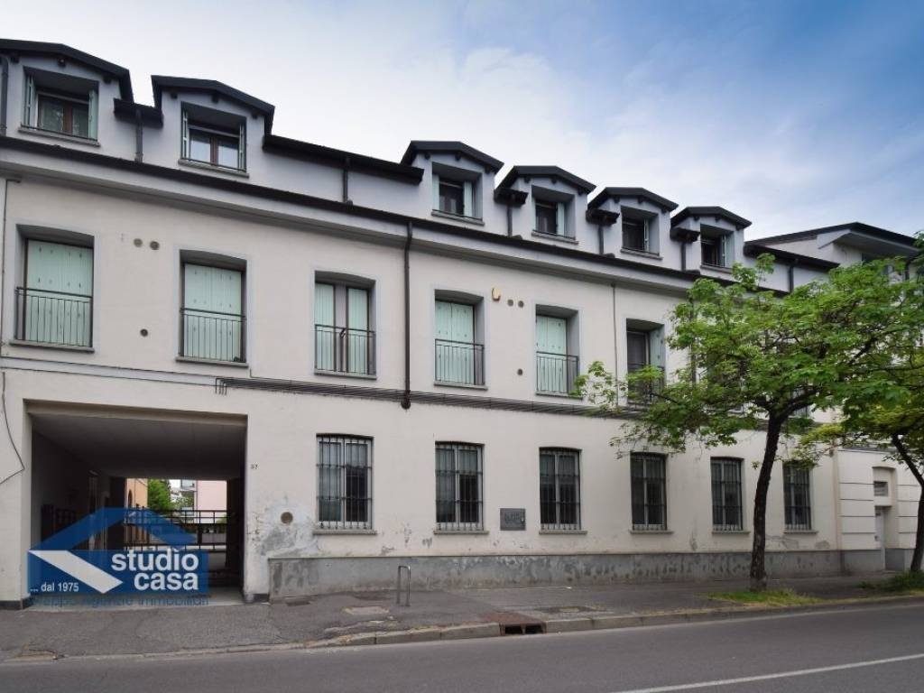 appartamento in vendita a Lodi in zona Fanfani
