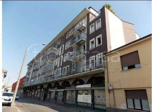 appartamento in vendita a Lodi in zona Via Defendente