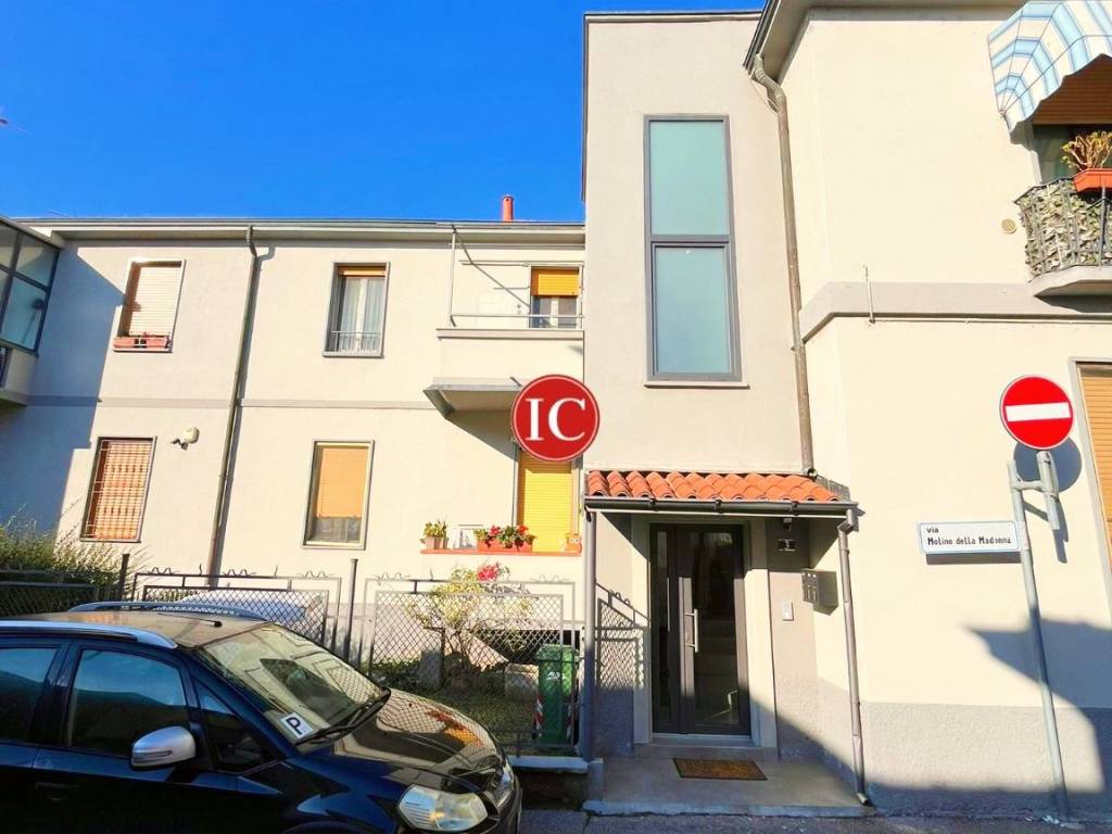 appartamento in vendita a Lodi in zona Città Bassa