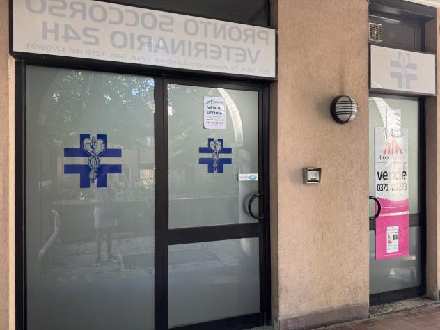 locale commerciale in vendita a Lodi in zona Via Defendente