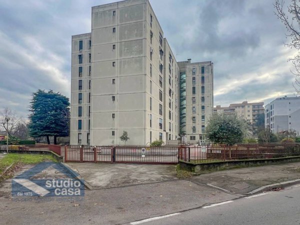 appartamento in vendita a Lodi in zona Faustina