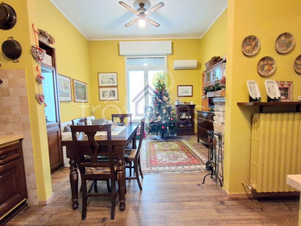 appartamento in vendita a Lodi in zona Viale Pavia