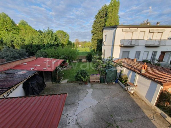 casa indipendente in vendita a Lodi in zona San Fereolo