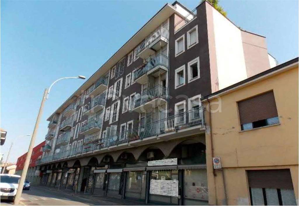 appartamento in vendita a Lodi in zona Via Defendente