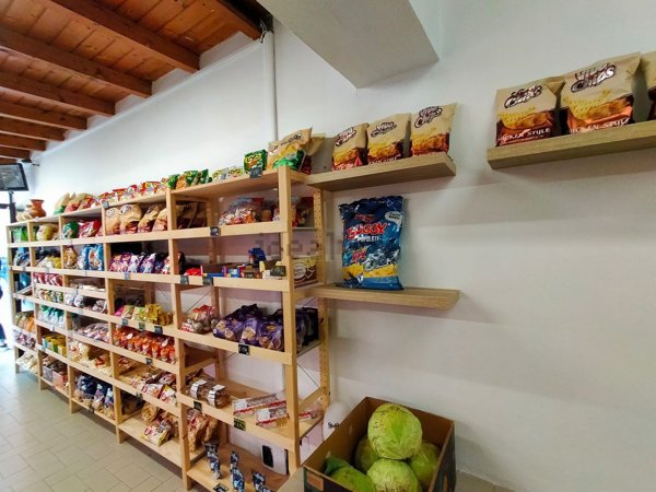 negozio in vendita a Lodi in zona Città Bassa