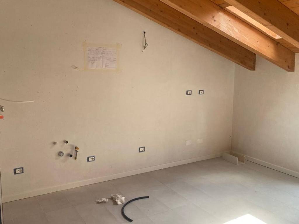 appartamento in vendita a Lodi in zona Città Bassa