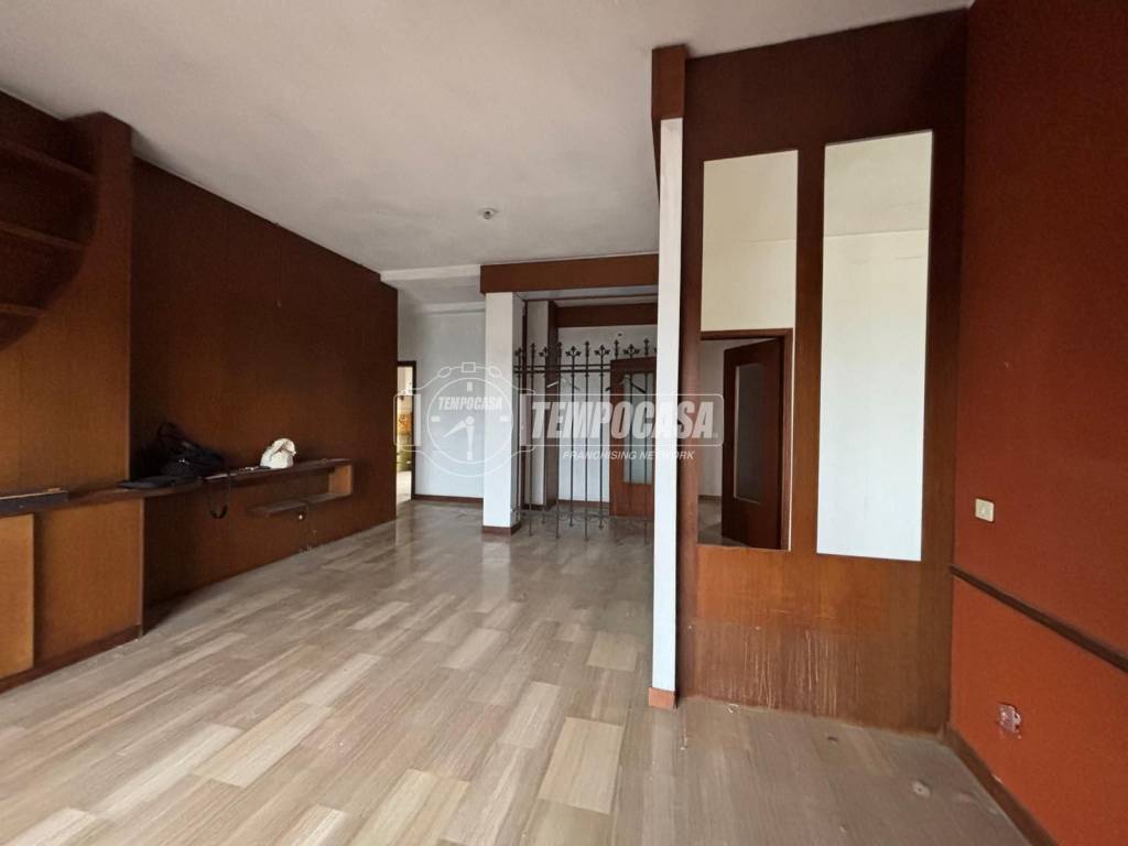 appartamento in vendita a Lodi in zona Viale Italia