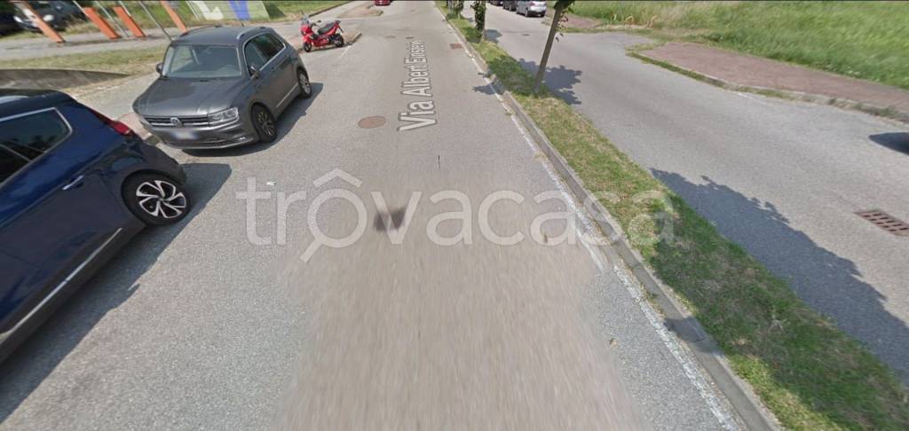 locale commerciale in vendita a Lodi