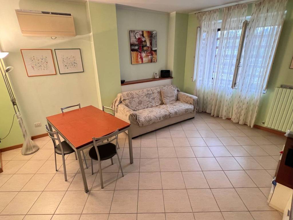 appartamento in vendita a Lodi in zona Piazza Albarola