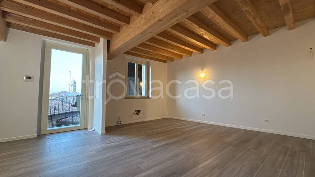 appartamento in vendita a Lodi in zona Centro Storico