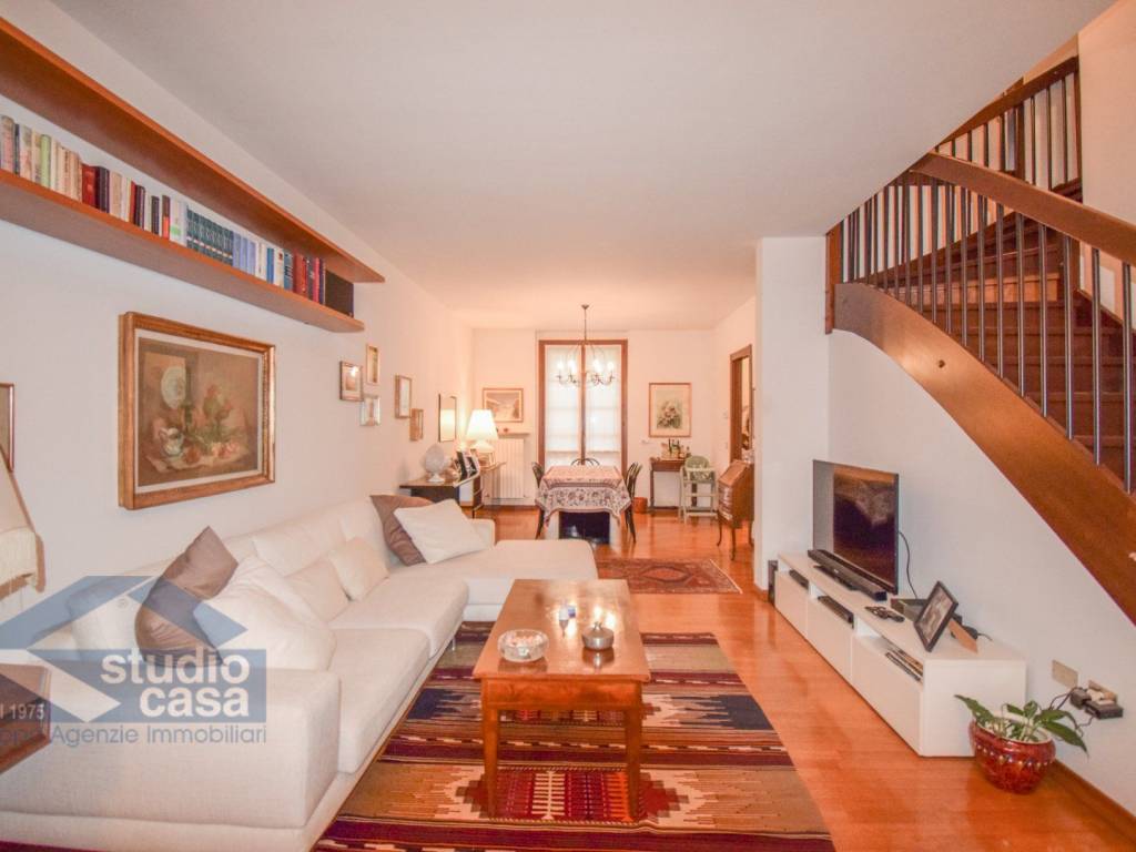 casa indipendente in vendita a Lodi in zona Centro Storico