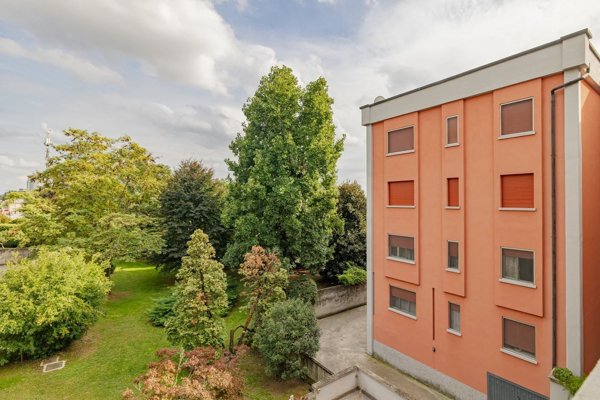 appartamento in vendita a Lodi in zona San Fereolo