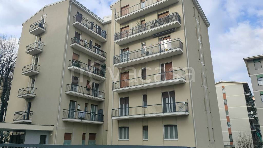 appartamento in vendita a Lodi in zona Corso Mazzini