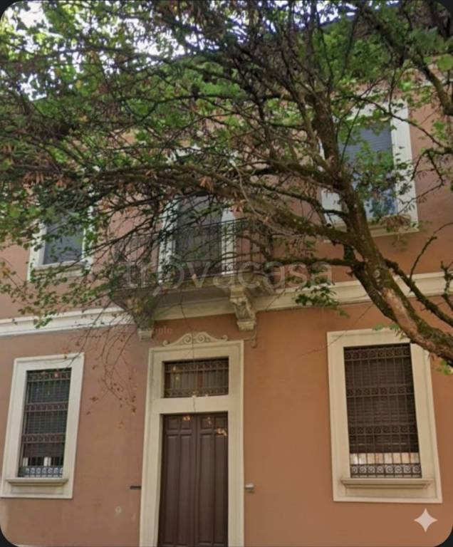 casa indipendente in vendita a Lodi in zona Centro Storico