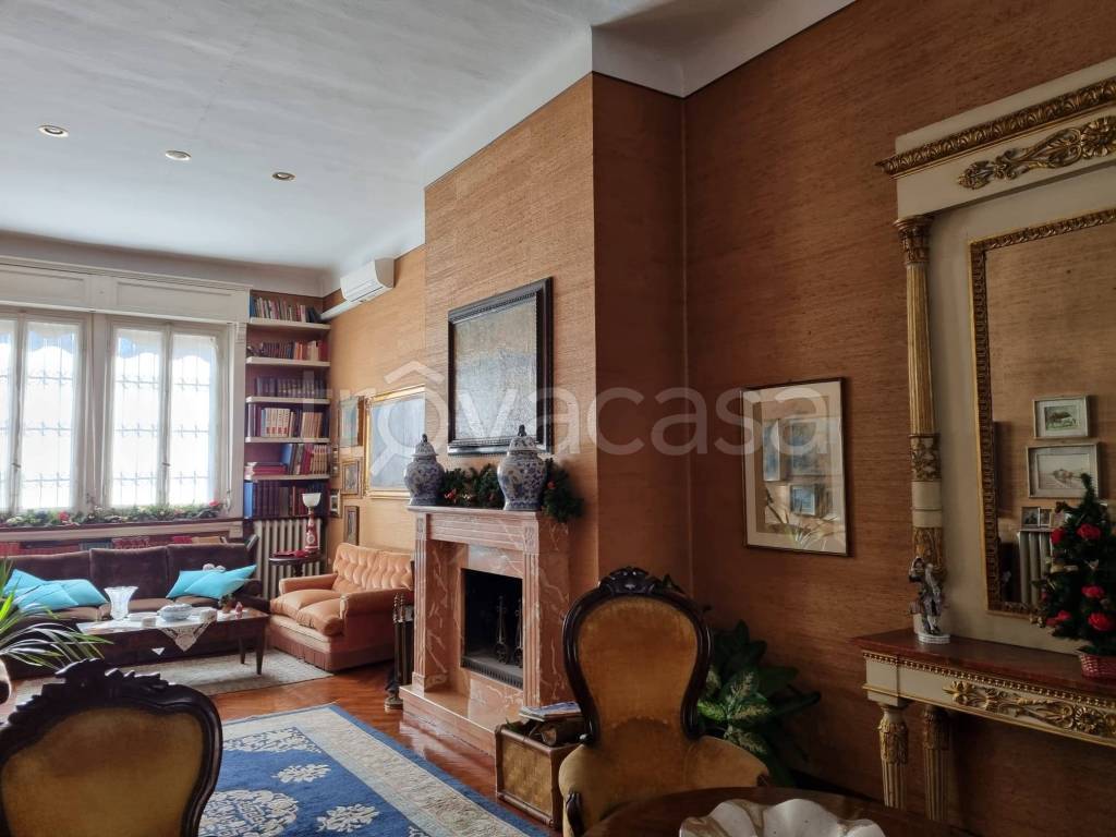 casa indipendente in vendita a Lodi in zona Centro Storico