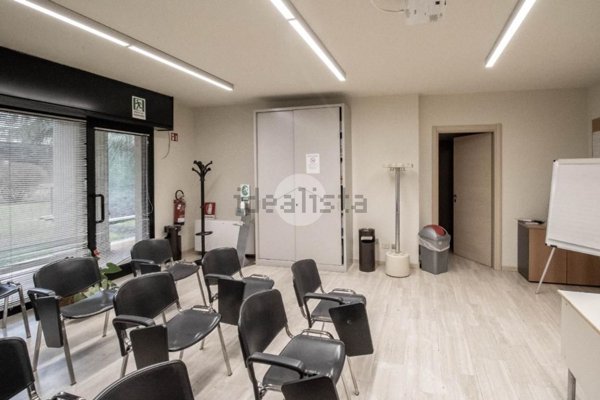ufficio in vendita a Lodi in zona Piazza Albarola