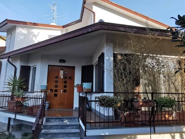 casa indipendente in vendita a Lodi in zona San Bernardo