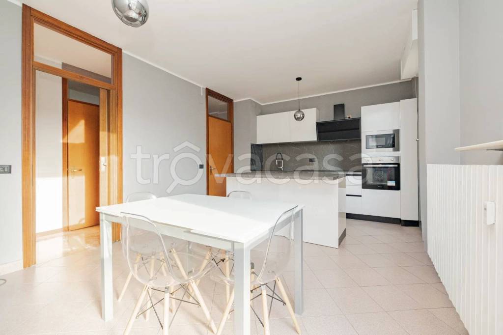 appartamento in vendita a Lodi in zona San Fereolo