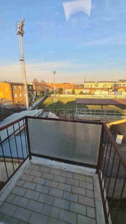 appartamento in vendita a Lodi in zona Viale Pavia