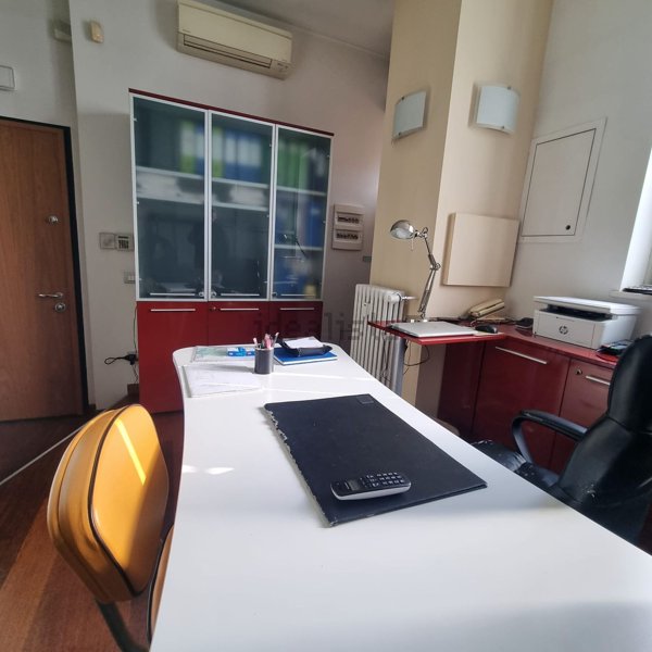 ufficio in vendita a Lodi