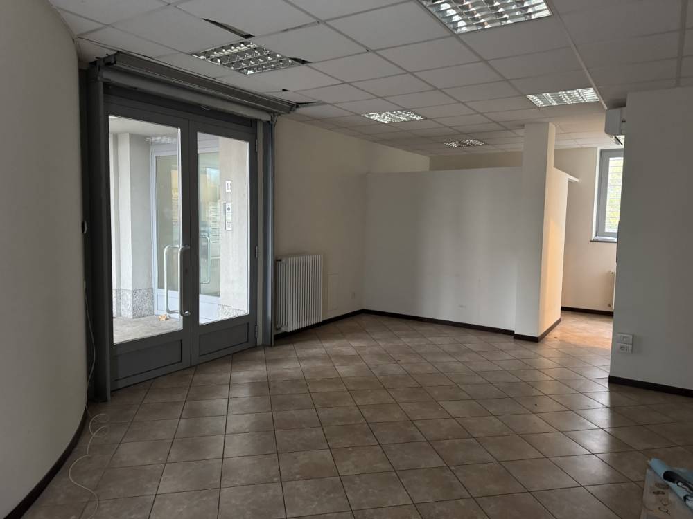 negozio in vendita a Lodi in zona San Fereolo