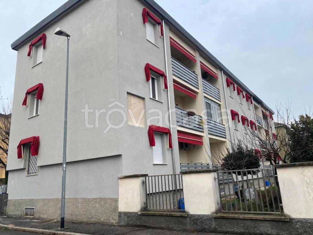 appartamento in vendita a Lodi in zona Fanfani