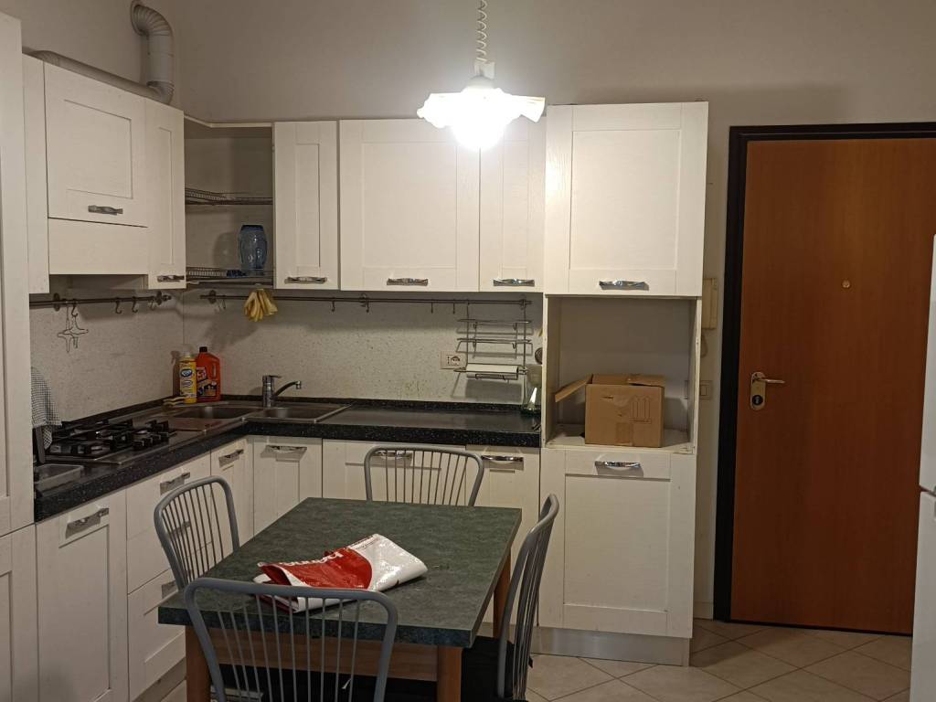 appartamento in vendita a Lodi in zona Piazza Albarola