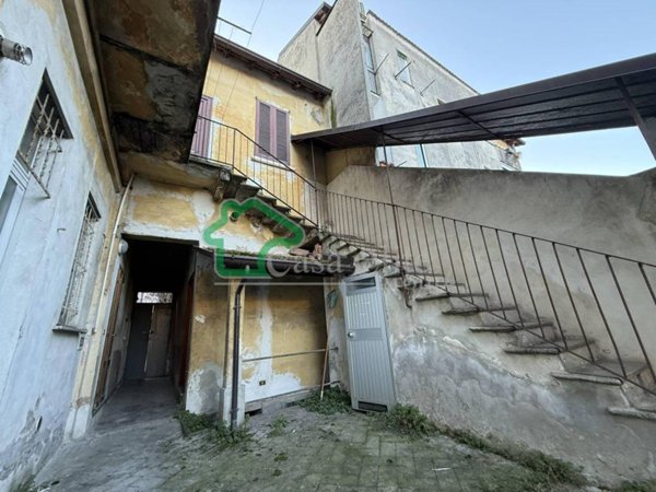 casa indipendente in vendita a Lodi in zona Città Bassa