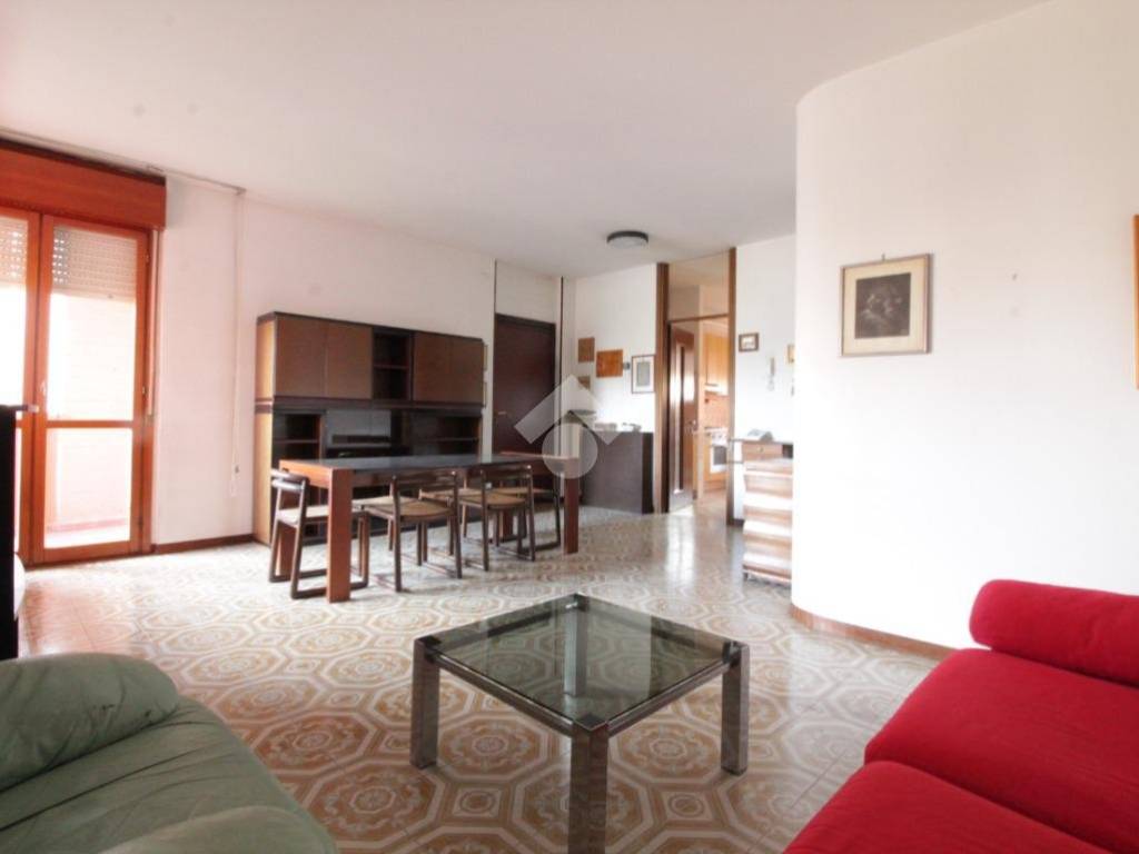 appartamento in vendita a Lodi in zona San Fereolo