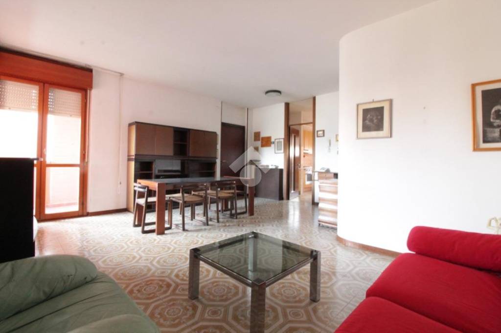 appartamento in vendita a Lodi in zona Fanfani