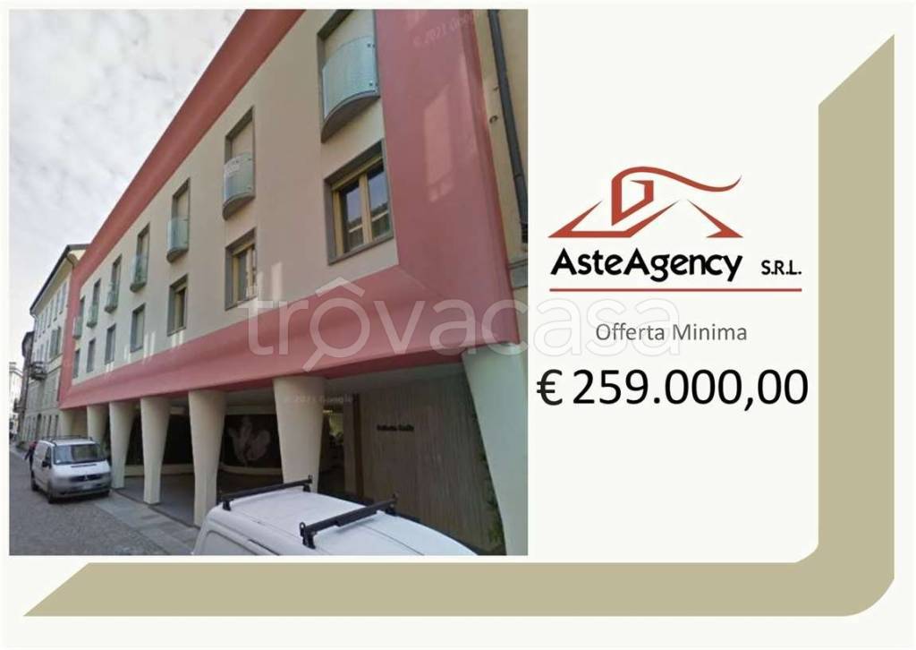appartamento in vendita a Lodi in zona Centro Storico