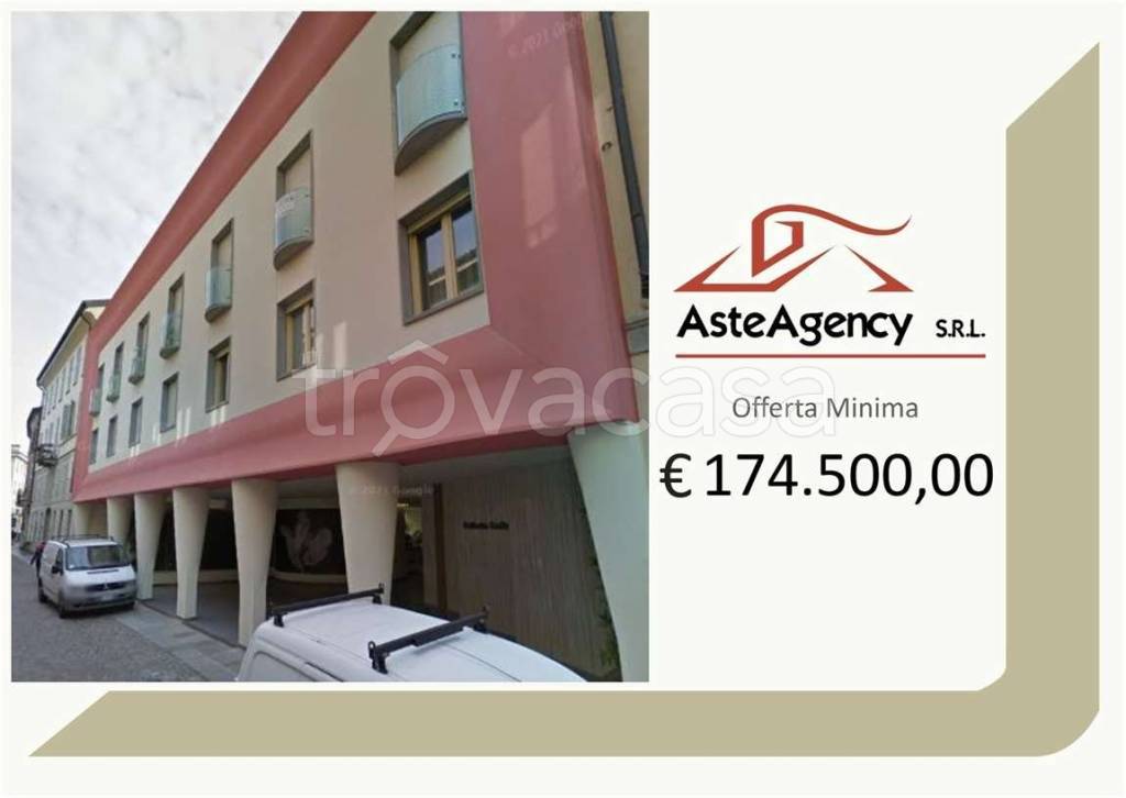 appartamento in vendita a Lodi in zona Centro Storico