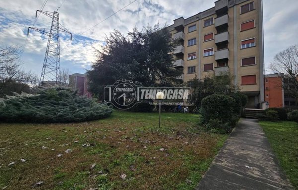 appartamento in vendita a Lodi in zona Viale Pavia