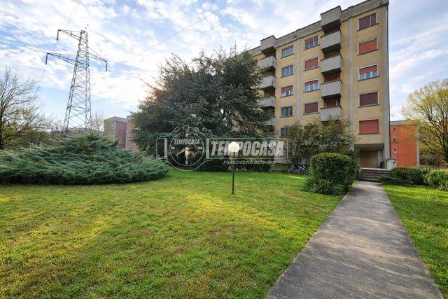 appartamento in vendita a Lodi in zona Viale Pavia
