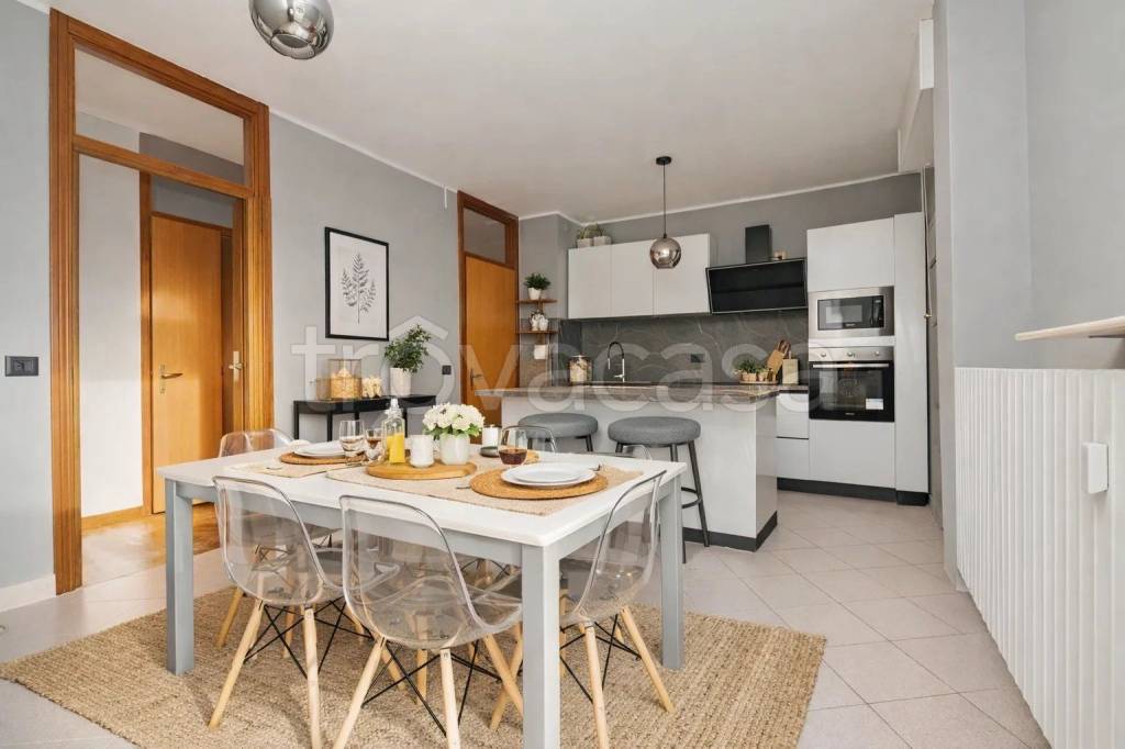 appartamento in vendita a Lodi in zona San Fereolo