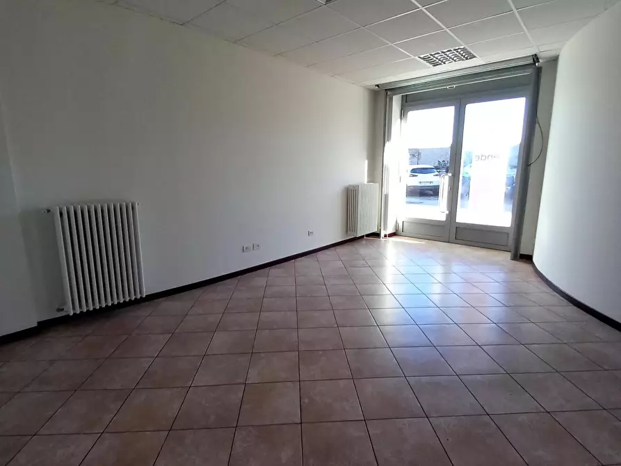 negozio in vendita a Lodi in zona San Fereolo