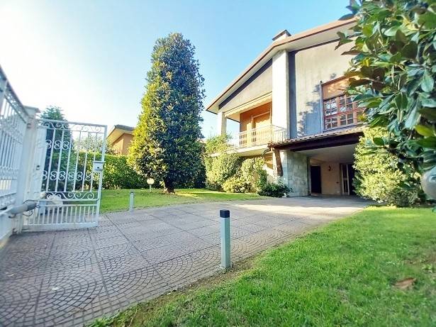 casa indipendente in vendita a Lodi in zona Città Bassa