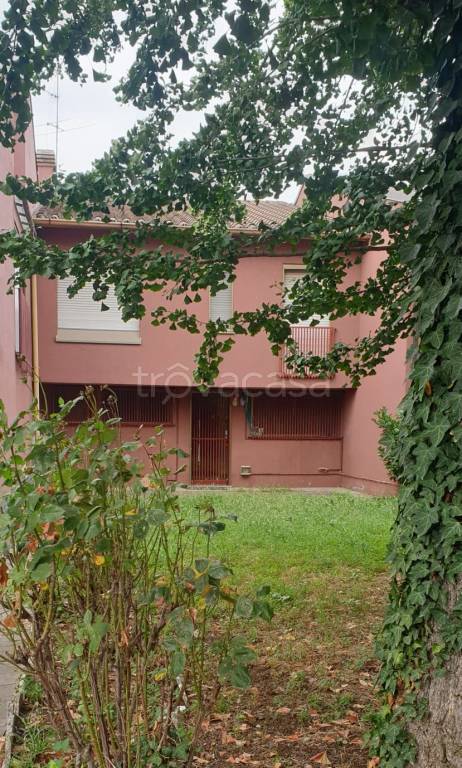 casa indipendente in vendita a Lodi in zona San Grato