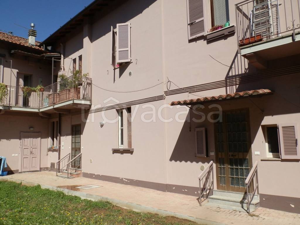 appartamento in vendita a Lodi in zona Via Defendente