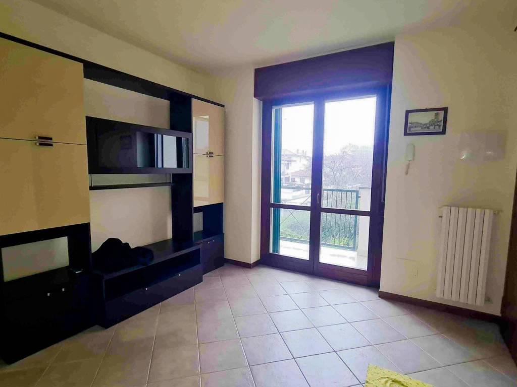 appartamento in vendita a Lodi in zona San Fereolo