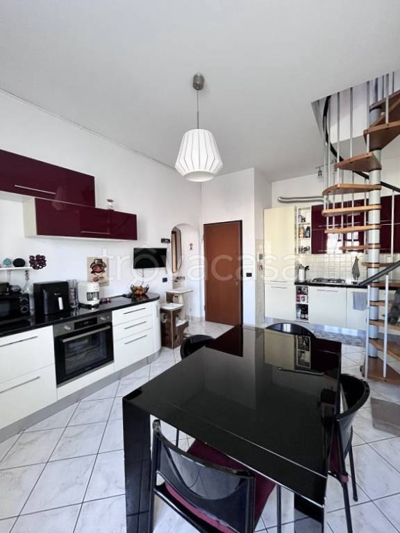 appartamento in vendita a Lodi in zona Città Bassa