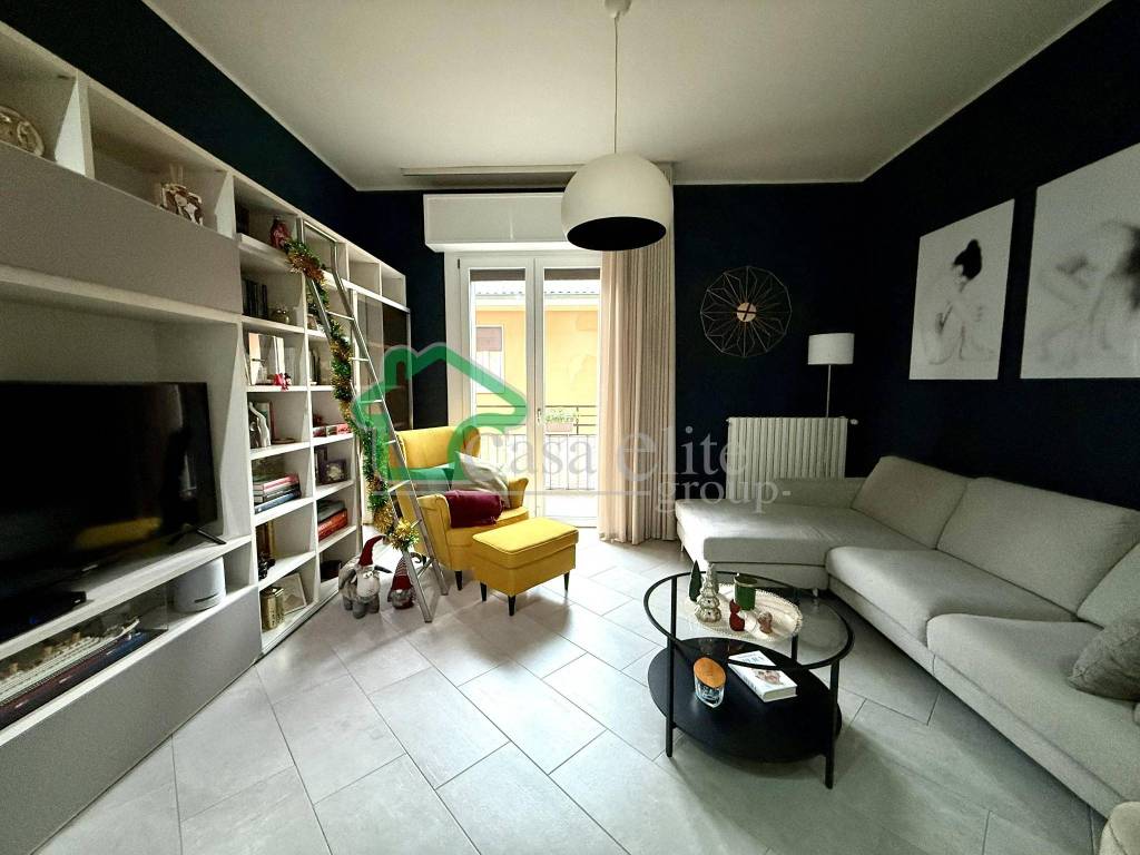 appartamento in vendita a Lodi in zona Città Bassa