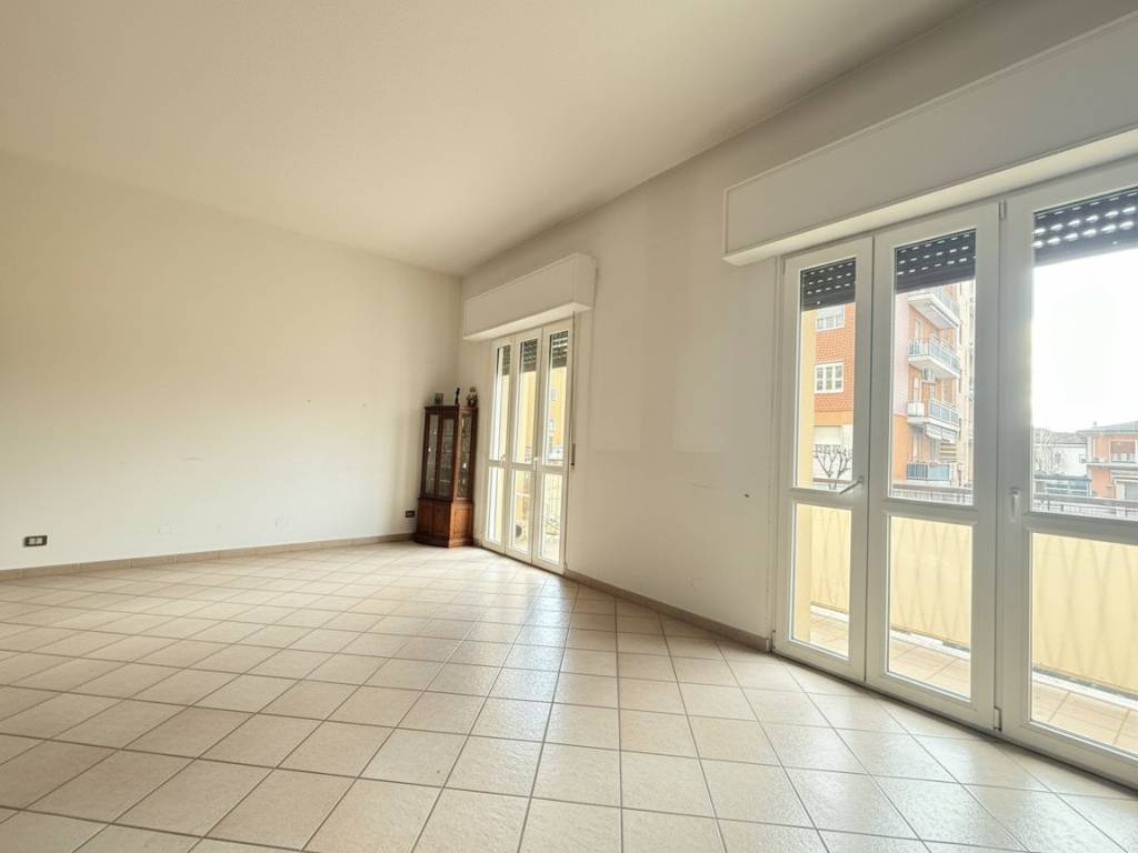 appartamento in vendita a Lodi in zona Città Bassa