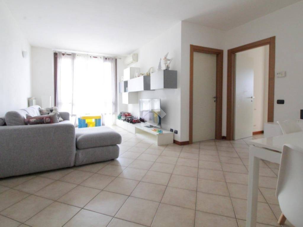 appartamento in vendita a Lodi in zona San Bernardo