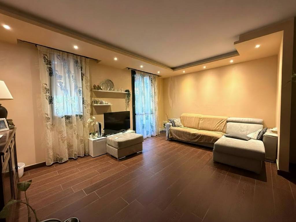 appartamento in vendita a Lodi in zona Piazza Albarola