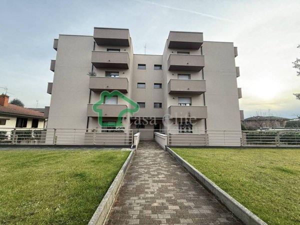 appartamento in vendita a Lodi in zona Martinetta