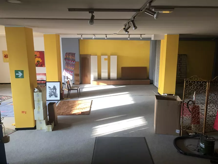 ufficio in vendita a Lodi in zona Fanfani